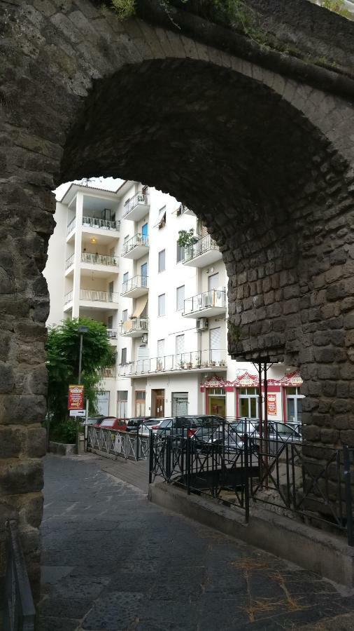 Yourhome - Sersale Suites Sorrento Eksteriør billede
