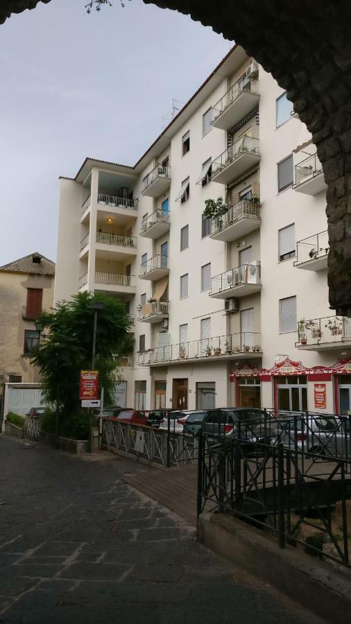 Yourhome - Sersale Suites Sorrento Eksteriør billede